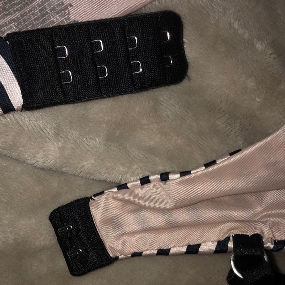 Victoria Secret Bombshell Bra - Picture 5 of 6